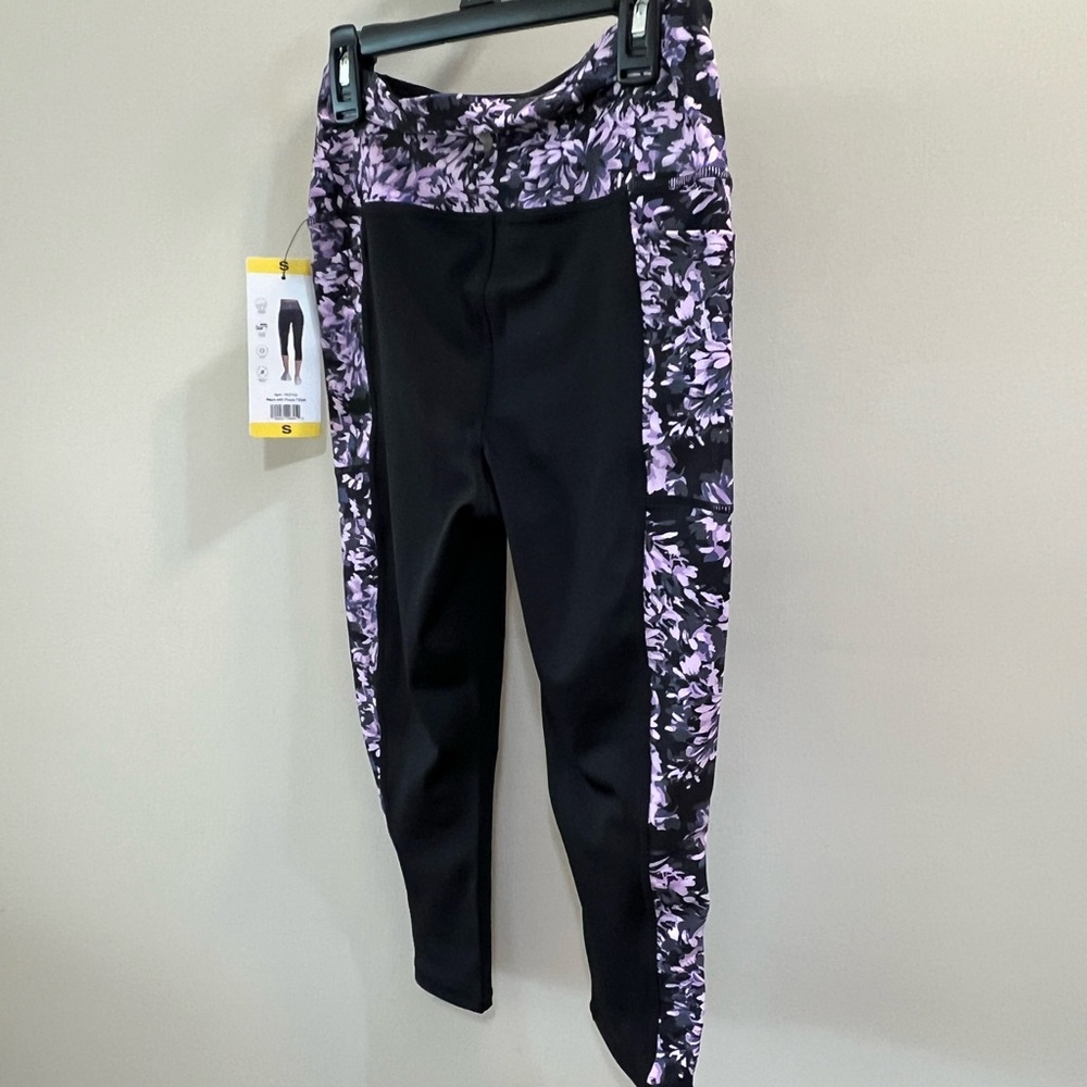 Sketchers Woman’s Capri Black with Lavender Floral Side Panels SizeS (4-6)
